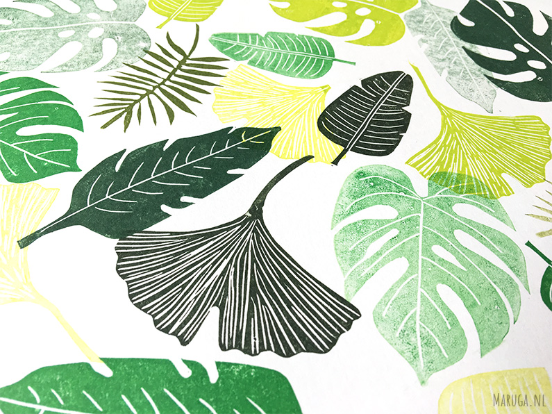 'Tropische bladeren gestempeld met Versafine Clair inkt voor transparantie'
